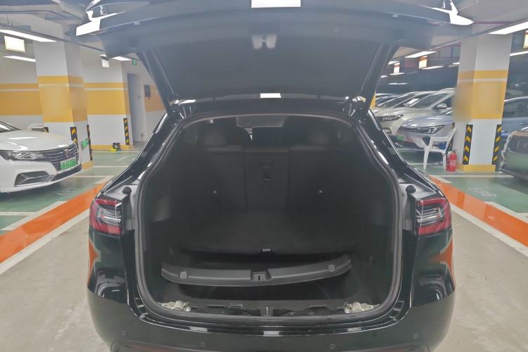 Used Tesla Model Y 2021 Standard Range Rear-Wheel Drive Version Trunk