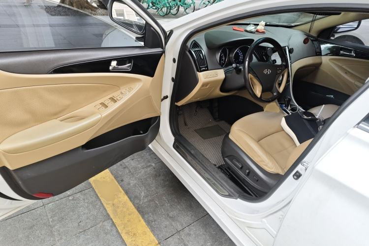 Used Hyundai Sonata 2014 2.0L Automatic Luxury Edition Driver Seat