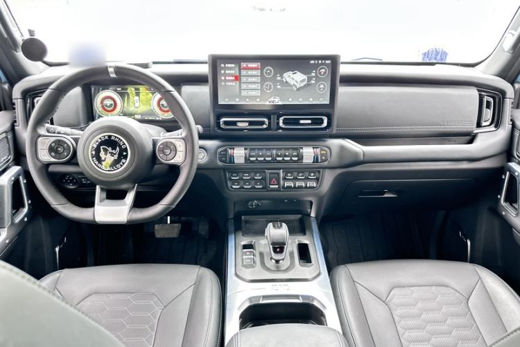 Used 212 T01 2025 2.0T Changfeng Interior 10