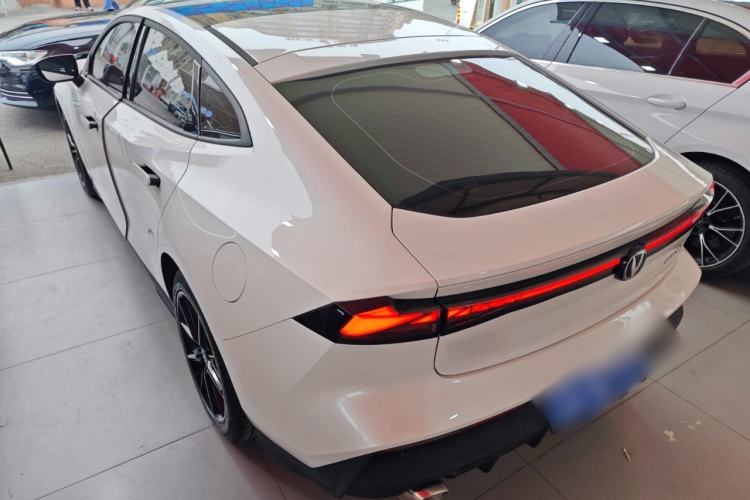 Used Changan UNI-V 2024 1.5T High-Energy Version
