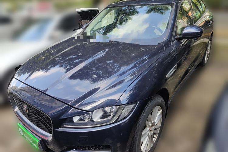 Used Jaguar F-PACE 2016 2.0T Two-Wheel Drive Urban Luxury Edition