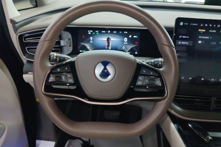 Used Denza D9 2022 DM-i 970 Four-Wheel Drive Flagship Model
