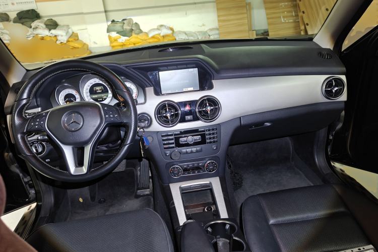 Used Mercedes-Benz GLK-Class 2013 GLK 300 4MATIC Dynamic Sunroof Model