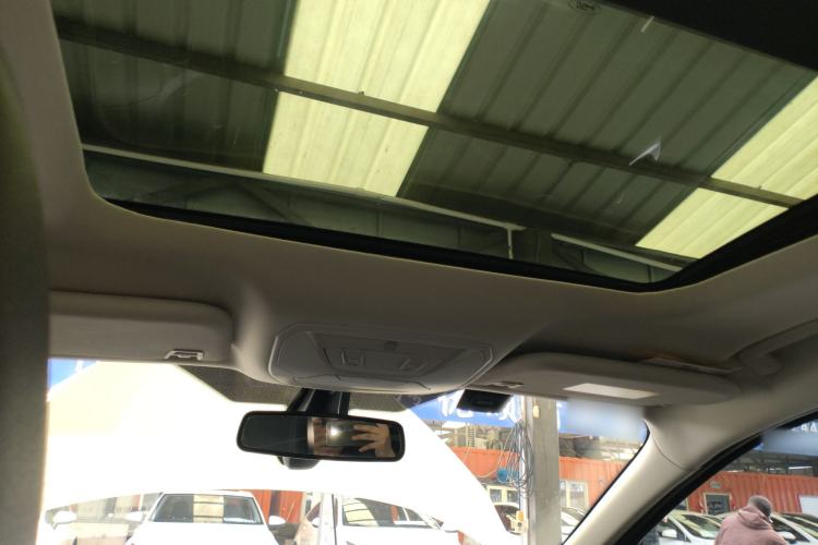 Used Ford Kuga 2017 EcoBoost 180 Two-Wheel-Drive Luxury Wing Edition Headliner