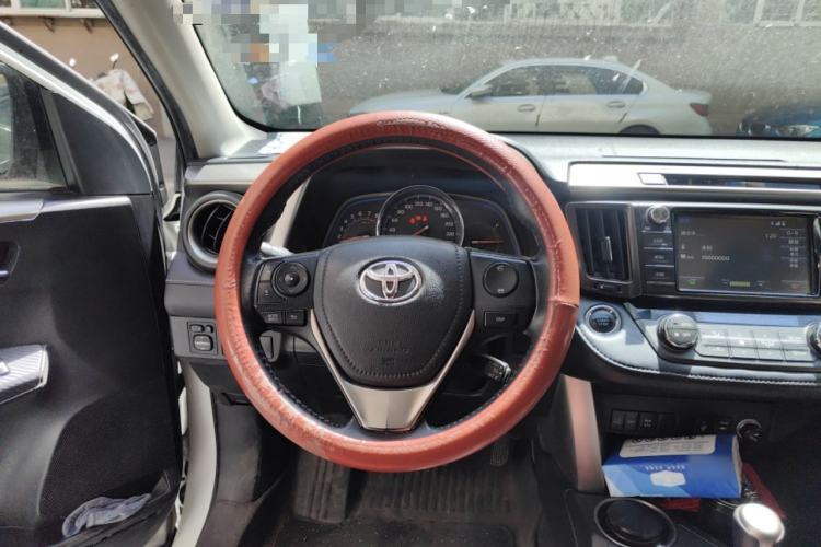 Used Toyota RAV4 2015 2.0L CVT Four-Wheel Drive New Edition
