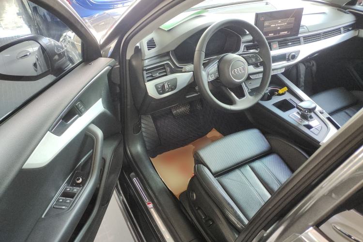 Used Audi A4L 2020 40 TFSI Luxury Dynamic Model
