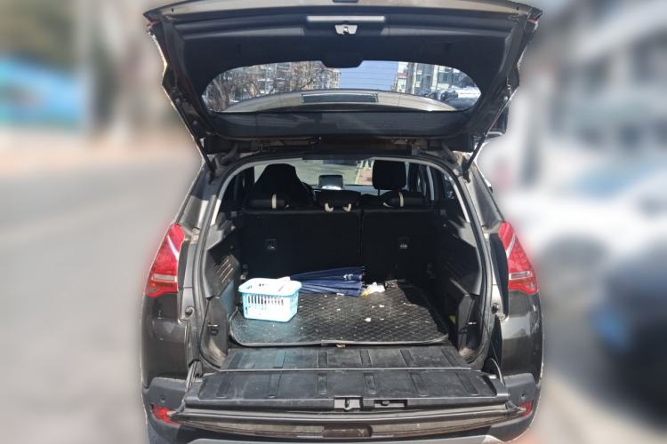 Used Peugeot 3008 2015 1.6THP Automatic Classic Edition Trunk