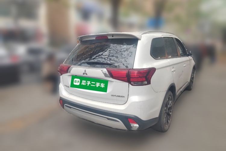 Used Mitsubishi Outlander 2019 2.0L Two-Wheel Drive Comfort Edition 5 Seats China VI Standard Rear Right 45 Deg