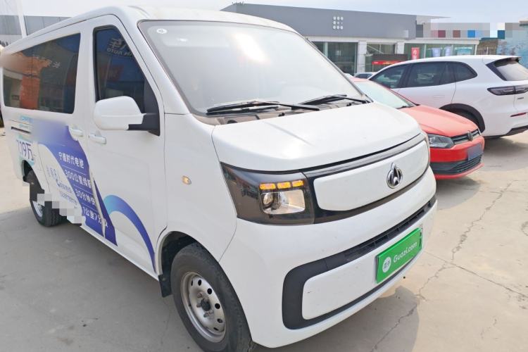 Used CHANGAN KAICHENG Ruixing EM80 2025 Passenger Version Comfort Model 7 Seats 300 km Side-Hinged Doors Front Right 45 Deg