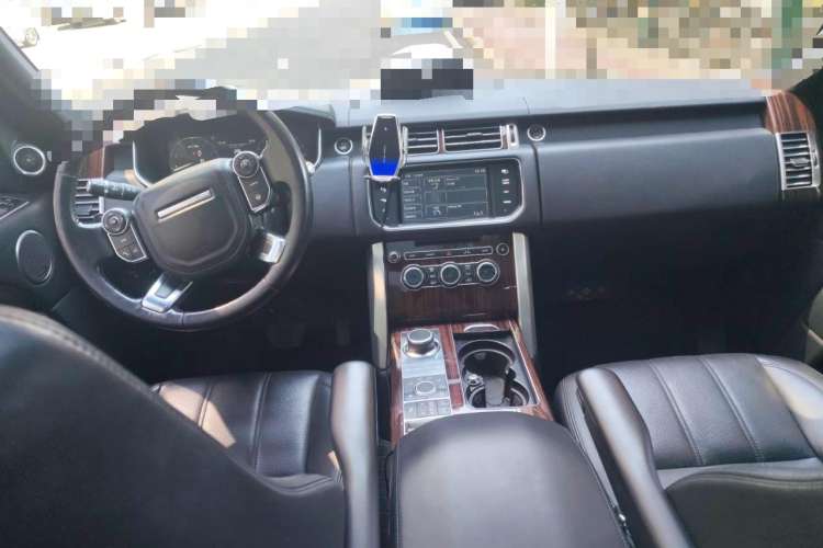 Used Land Rover Range 2015 3.0 SC V6 Vogue Center Console