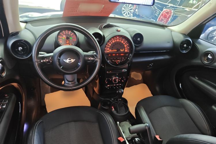 Used MINI Countryman 2014 1.6T COOPER ALL4 Fun Center Console