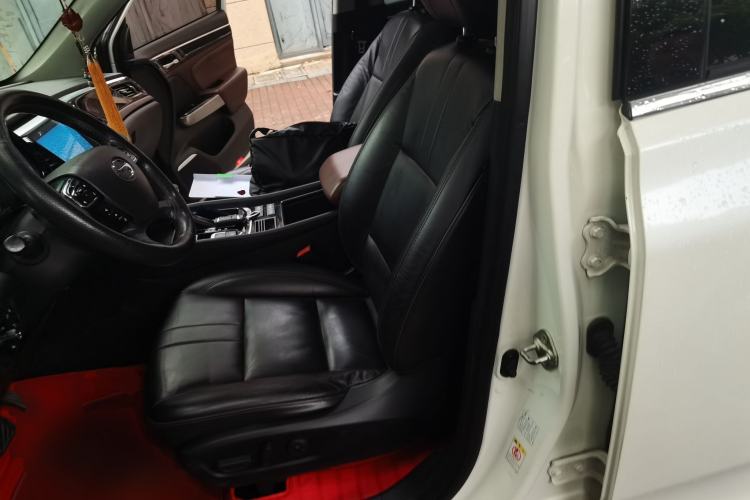 Used GAC Trumpchi GS8 2017 320T Two-Wheel Drive Luxury Smart Connectivity Version (7 Seats) Left Front Seat