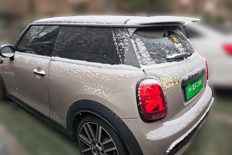 Used MINI MINI 2023 Updated 2.0T COOPER S Artist