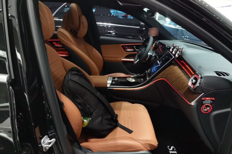 Used Mercedes-Benz GLC 2025 Refreshed GLC 300 L 4MATIC Dynamic Version 5 Seats Right Front Seat