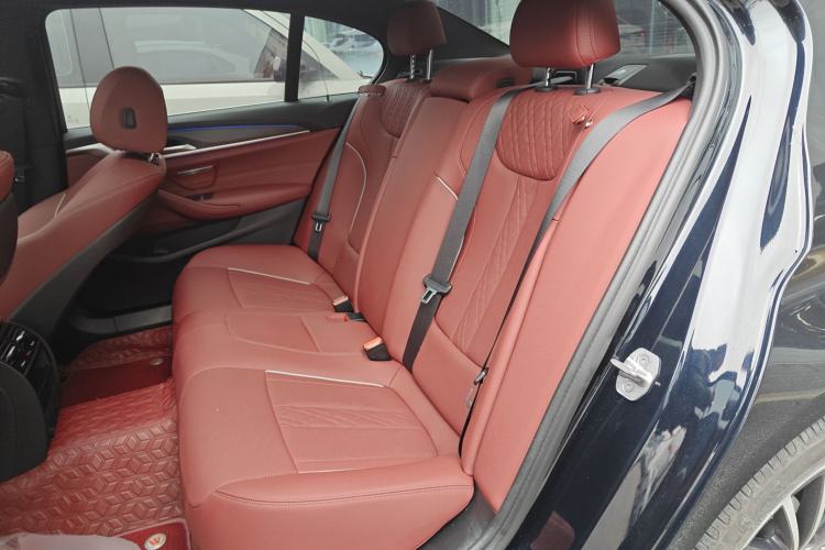 Used BMW 5 Series 2022 Second Facelift 530Li Leading Edition M Sport Package
