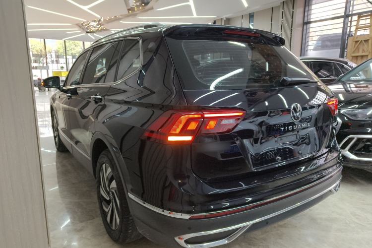 Used Volkswagen Tiguan L 2022 330TSI Automatic Two-Wheel Drive Smart Edition Exterior 2