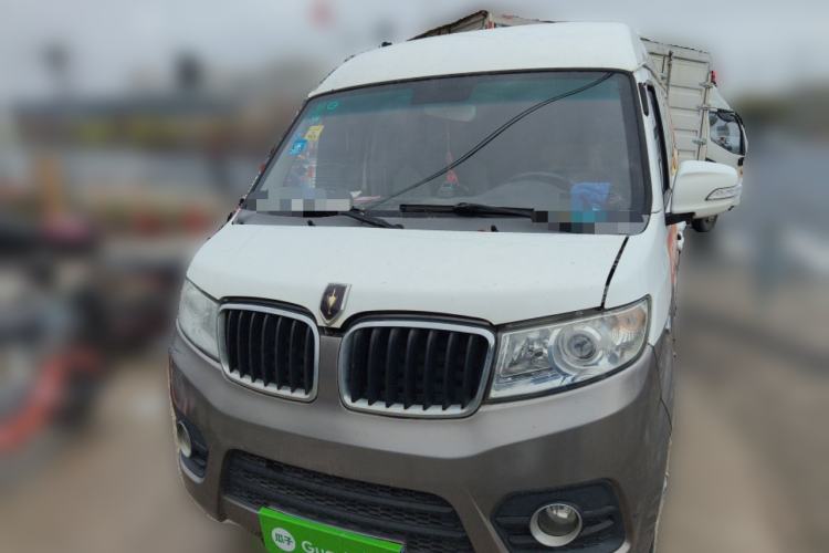 Used Jinbei New Hiace X30L 2021 1.5L Business Central Air-Conditioned Van China VI Standard SWC15M Front