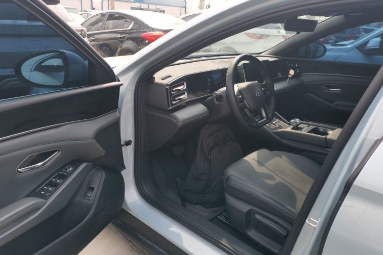 Used BYD Qin L 2025 DM-i Smart Drive 80KM Leading Model Driver Seat