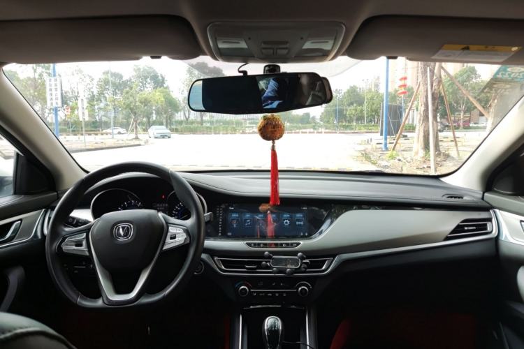 Used Changan Eado 2019 High-Energy Edition 1.6L GDI Manual Pioneer Model China VI Standard
