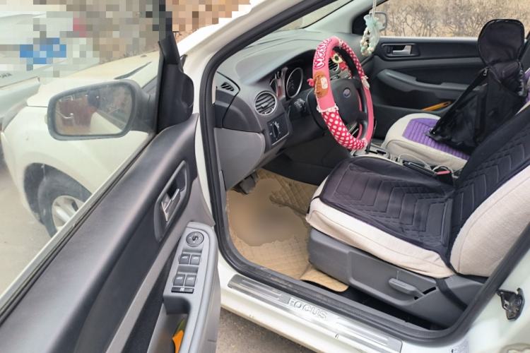 Used Ford Focus 2013 Hatchback Classic 1.8L Automatic Base Model
