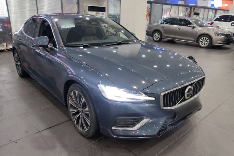 Used Volvo S60 2024 B4 Zhiyuan Luxury Edition