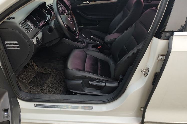 Used Volkswagen Sagitar 2017 1.6L Automatic Comfort Model
