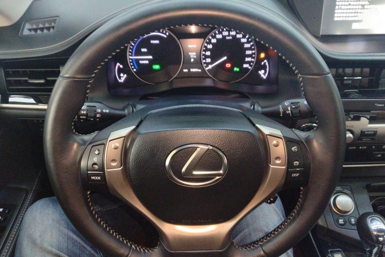 Used Lexus ES 2014 300h Elite Edition