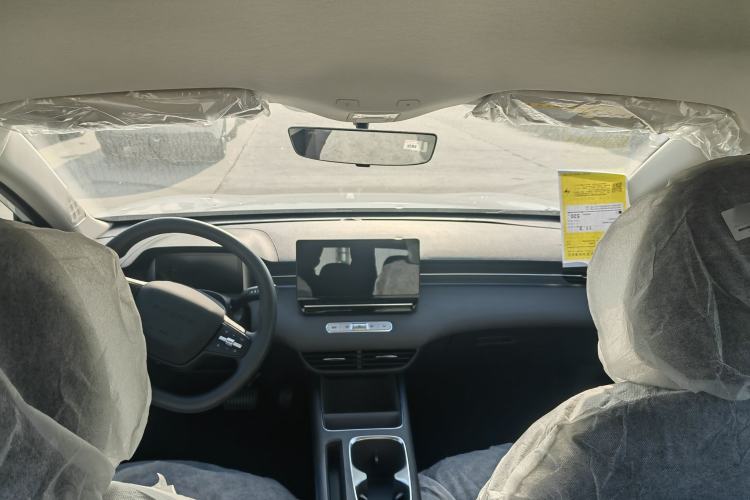 Used Roewe Roewe E6 2025 Model 520km Commuter Version