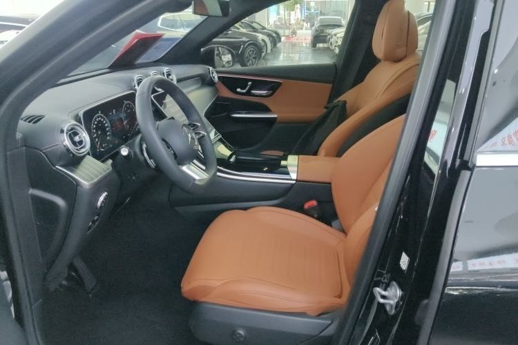 Used Mercedes-Benz GLC 2023 Refreshed GLC 300 L 4MATIC Dynamic Edition 5 Seats Left Front Seat