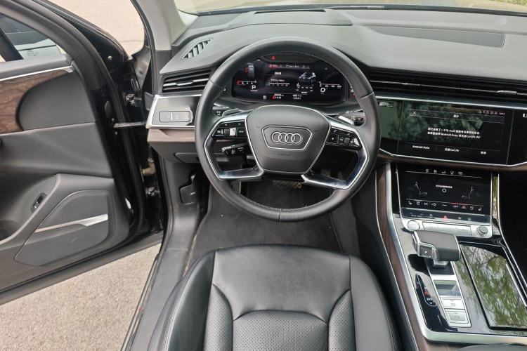 Used Audi Q7 2020 55 TFSI quattro S line sports model Steering Wheel