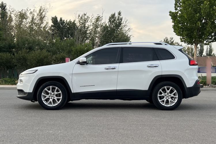 Used Jeep Cherokee 2016 2.4L Leading Edition
