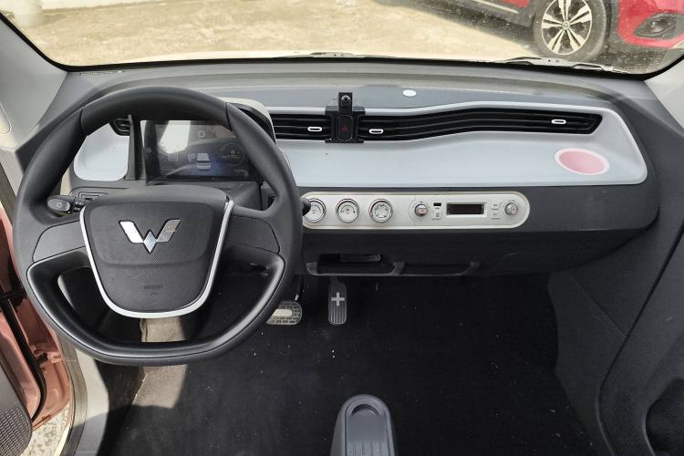 Used Wuling Hongguang MINIEV 2022 Macaron Premium Model – Lithium Iron Phosphate