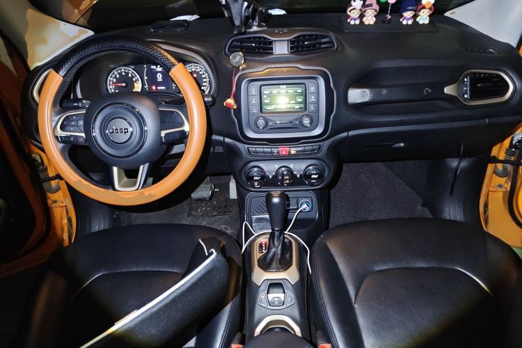 Used Jeep Renegade 2017 180T Automatic Jingneng Edition Interior 2