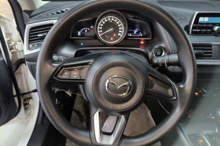 Used Mazda 3 Axela 2017 Sedan 1.5L Automatic Comfort Model Emission Standard China V
