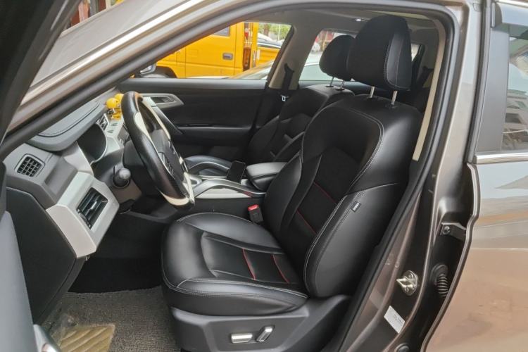 Used Geely Auto Emgrand X7 Sport 2020 1.8TD DCT Two-Wheel Drive Smart Connect 4G-Enabled Version
