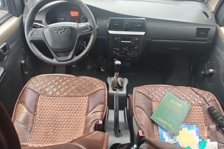 Used Wuling Rongguang 2011 1.2L Base Version Center Console