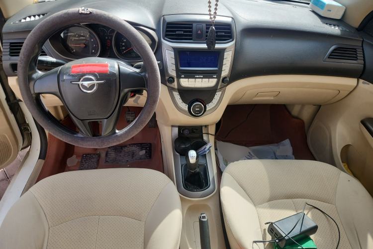 Used Haima M3 2014 1.5L Manual Elite Edition Center Console