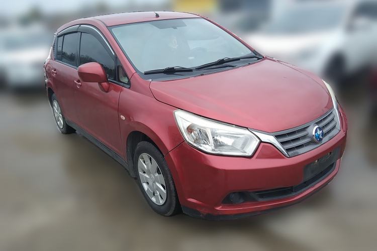 Used Venucia R50 2013 1.6L Manual Fashion Edition Front Right 45 Deg