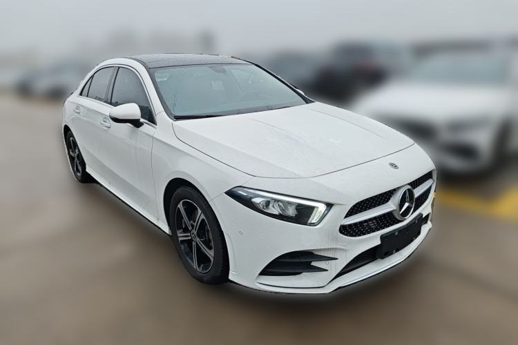 Used Mercedes-Benz A-Class 2022 Revised Version A 200 L Sport Sedan Fashionable Style Front Right 45 Deg