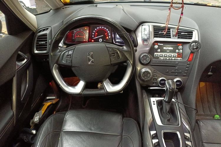 Used DS 5 2013 1.6T Luxury Edition THP200