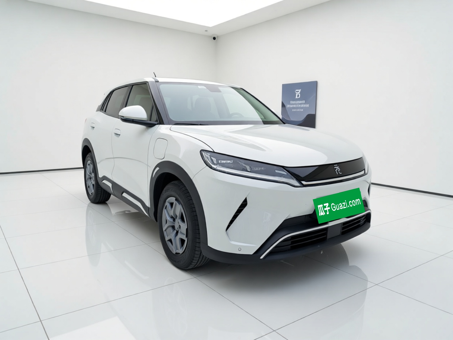 BYD Yuan UP 2025 Model 301KM Leading Version — снимка 3