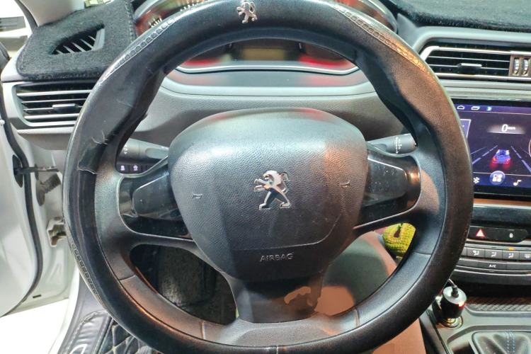 Used Peugeot 308 2018 1.6L Manual Fashion Edition
