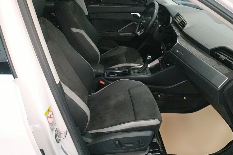 Used Audi Q3 2022 35 TFSI Fashion Dynamic Model Right Front Seat