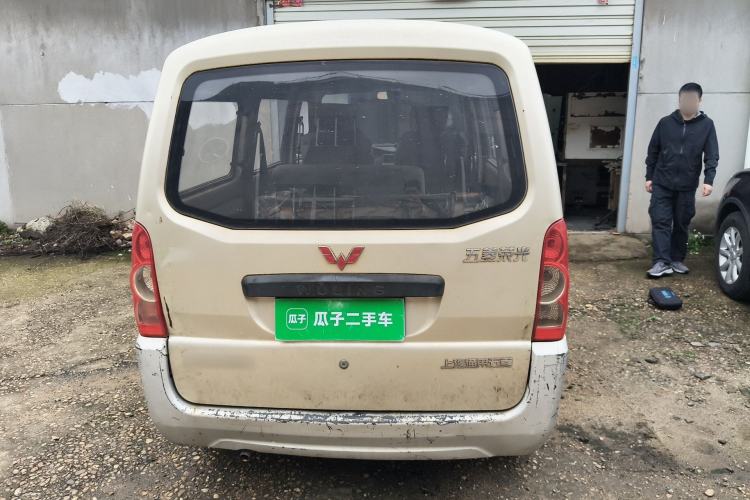 Used Wuling Rongguang 2011 1.2L Base Version
