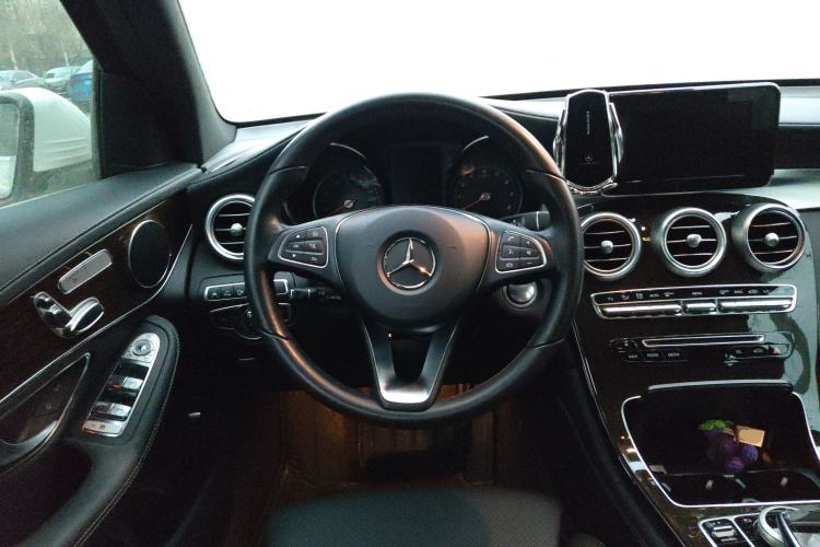 Used Mercedes-Benz GLC 2018 Facelift GLC 260 4MATIC Luxury Edition
