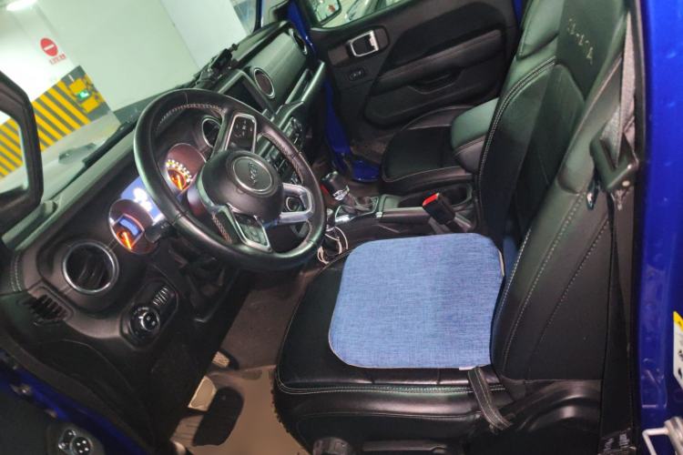 Used Jeep Wrangler 2018 2.0T Sahara Four-Door Edition Left Front Seat