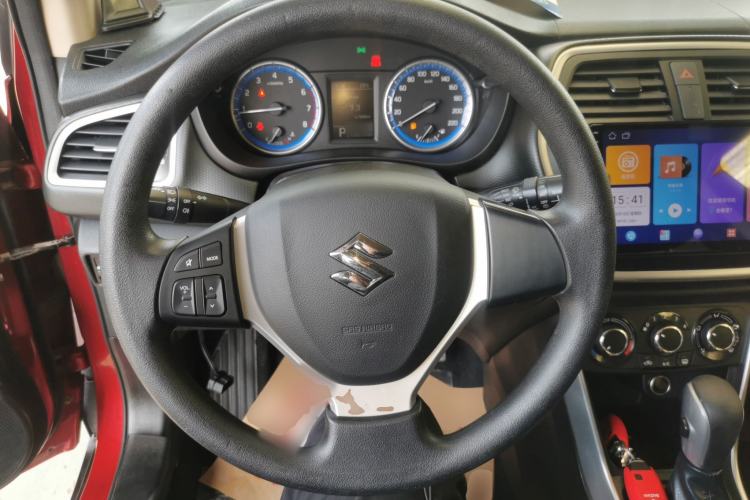 Used Suzuki S-Cross 2015 1.6L CVT Two-Wheel Drive Entry-Level Trim Steering Wheel
