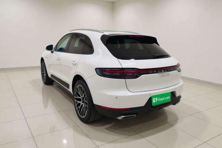 Used Porsche Macan 2018 Macan 2.0T Rear Left 45 Deg