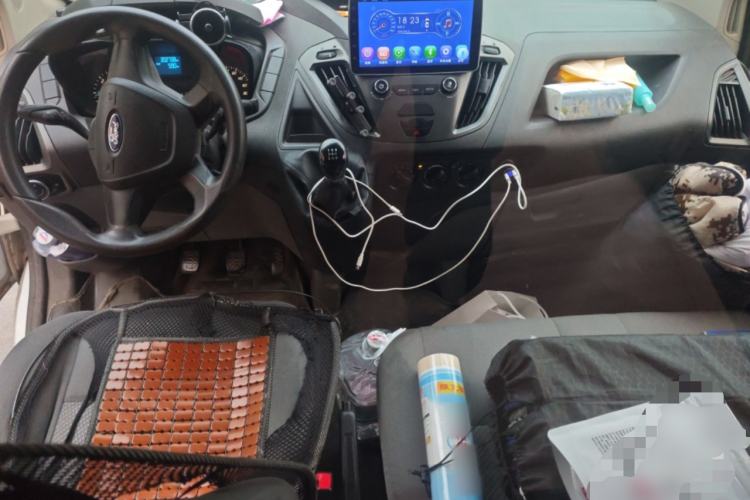 Used Ford Transit 2017 2.0T Diesel Van Short Wheelbase Low Roof China IV Standard Center Console