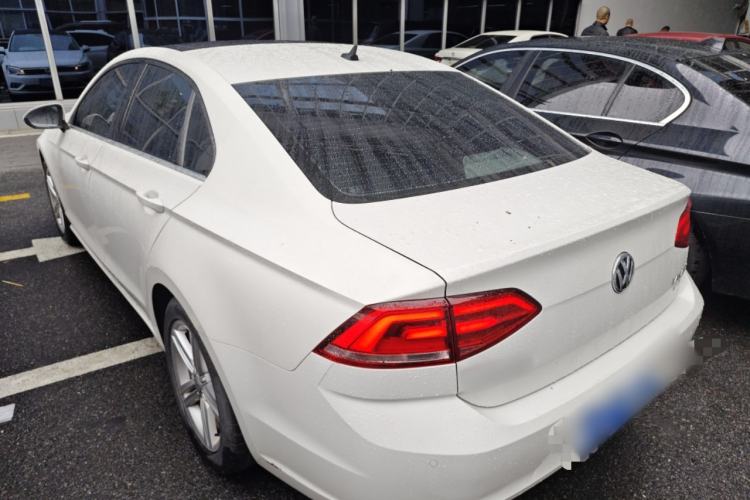 Used Volkswagen Lamando 2017 280TSI DSG Comfort Edition
